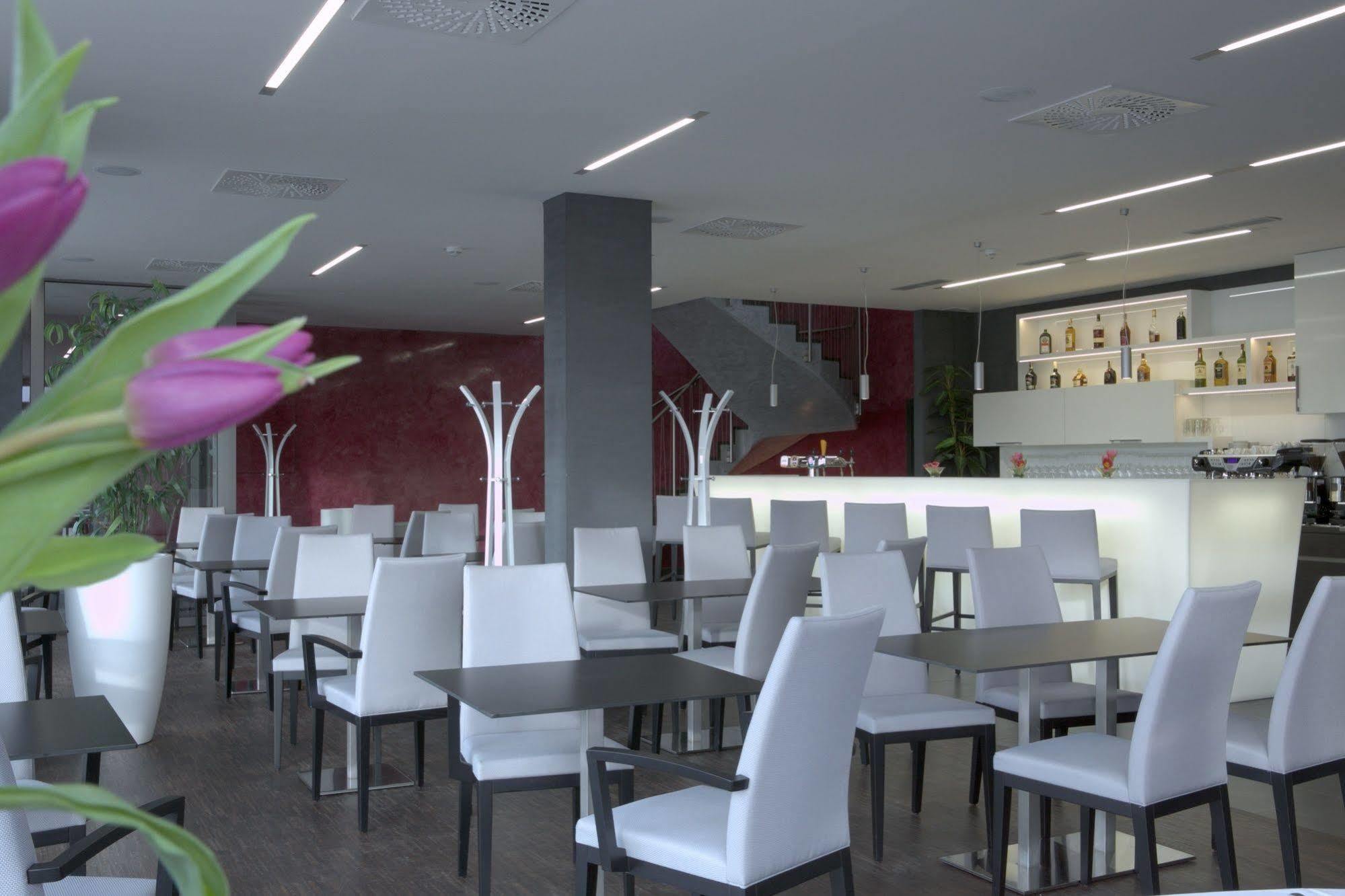 Campea Aparthotel Brno Buitenkant foto